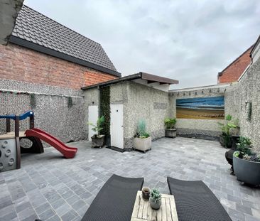 UITBERGEN - Gerenoveerde hoekwoonst vlakbij de dorpskern. - Photo 5