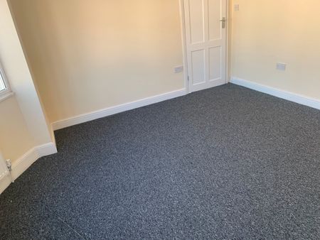 3 Bed Semi-Detached House, Tudor Road, LU3 - Photo 3