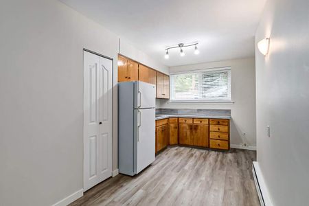 Renovated Suite - 2 Bedroom - Photo 3