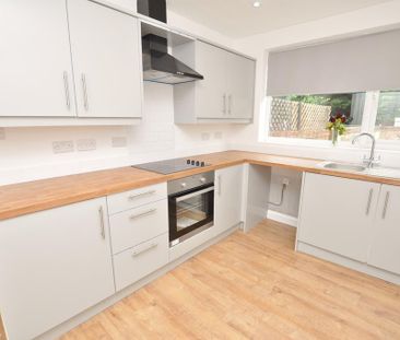 3 bedroom terraced house to rent - Photo 3