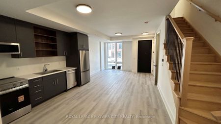 For Lease - 48 Everett Common, St. Catharines, Ontario - Photo 2