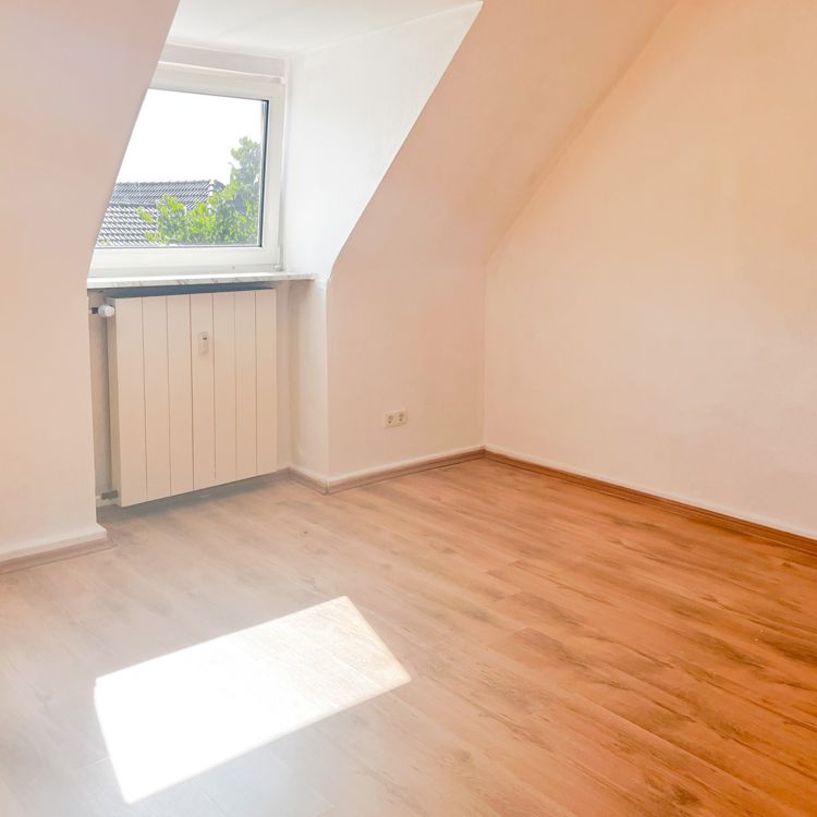 Kuschelige Dachgeschosswohnung in ruhiger Lage! - Foto 1