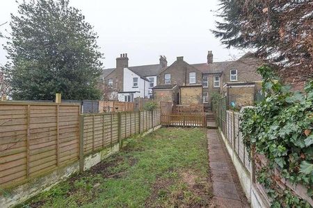 Tonge Road, Sittingbourne, Kent, ME10 - Photo 5