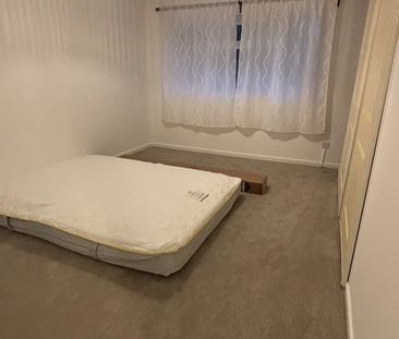 2 Bed Terraced House, Sandpiper Road, SO16 - Photo 1