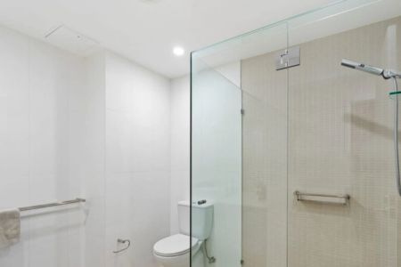 Waterfront Three Bedroom Apartment - Photo 3