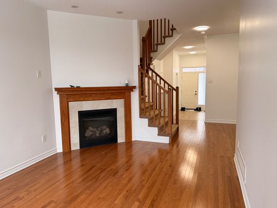 For Lease - 412 Stalwart Crescent, Blossom Park - Airport and Area, Ontario - Photo 1