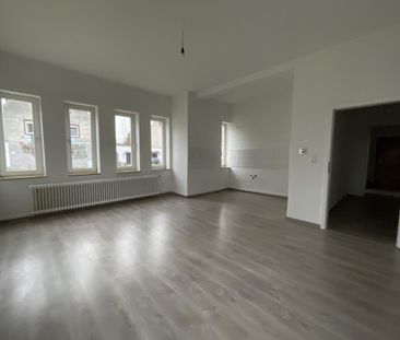 Viel Platz! 4-Zimmer-Wohnung in Wilhelmshaven Fedderwardergroden - Photo 1