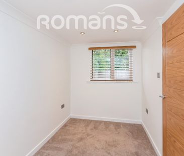 Holly Hedge Road, Frimley, Camberley, GU16 - Photo 1