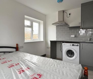 Studio to rent - Photo 5