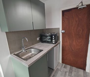 Studio Flat, Tottenham Lane, N8 - Photo 2