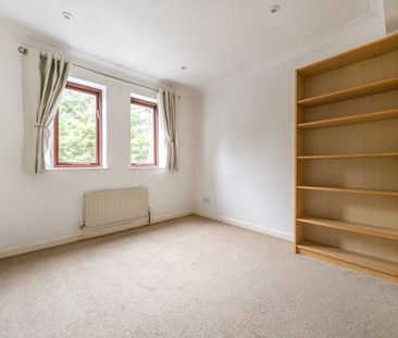 4 bedroom terraced house to rent - Photo 2