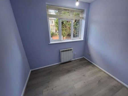 Ruthin Close, Luton, LU1 - Photo 2