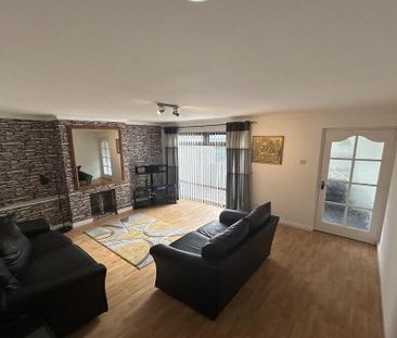 10 Hollyvale, Newtownabbey, BT36 5NG - Photo 2