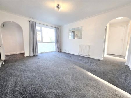 2 bed ground floor flat to rent in Barrymore Walk, Rayleigh, SS6 - Photo 3