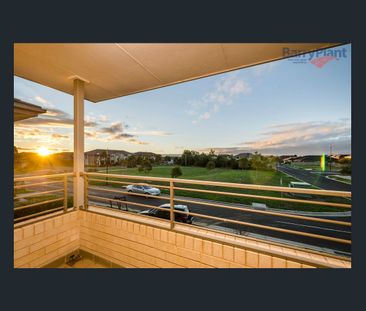 The Pinnacle of Low Maintenance Living – It Doesn't Get Better Then... - Photo 5