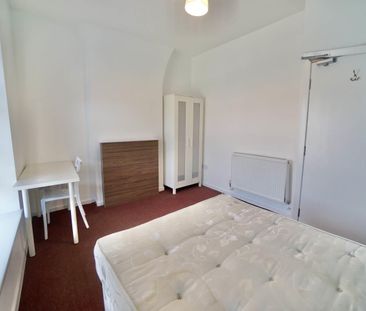 87 Caernarfon Road - Photo 1