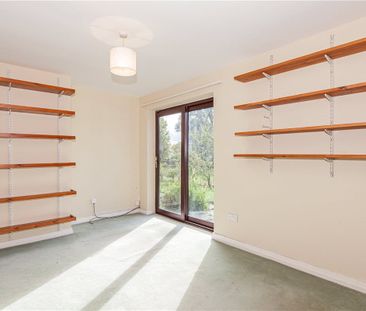 **12 or 6 MONTH LETTING** Four bedroom detached house positioned in... - Photo 5