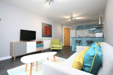 Modern & Stylish 2 Bed with parking, Duke St Available 27/4/2026 - Photo 3