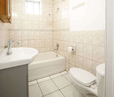 For Lease - 37 Holland Street Unit# 2, Bradford West Gwillimbury, O... - Photo 2