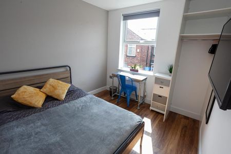 6 bedroom terraced house to rent - Photo 3