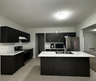 Detached Home For Lease | X8130418 - Photo 1