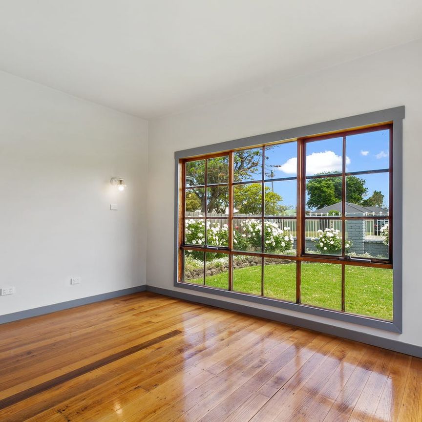 Modern Family Home in Prime Location - Photo 1