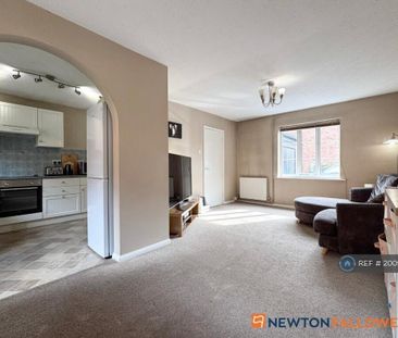 3 bedroom semi-detached house to rent - Photo 1