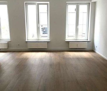 *** Großzügige 4 Raumwohnung mit Aufzug und großem Balkon *** - Photo 1