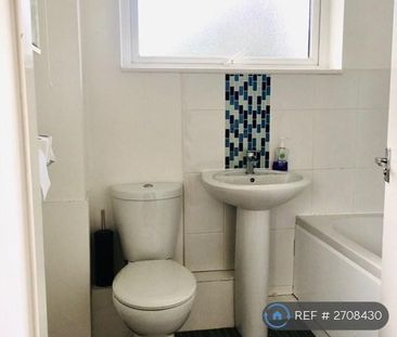 1 bedroom in a house share to rent - Photo 5