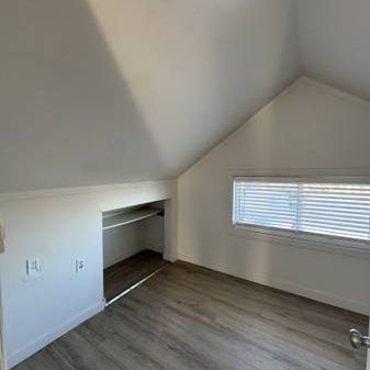 2 Bed 1 Bath Upper Floor - Photo 4