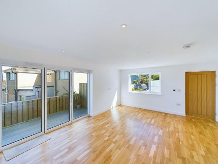 3 bedroom detached house to rent - Photo 2