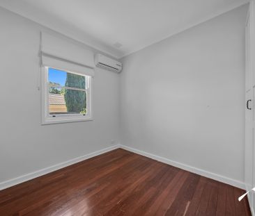 5 Quadea Way, NOLLAMARA WA 6061 - Photo 2