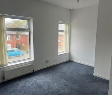 2 bedroom end of terrace house to rent - Photo 5