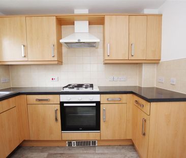 2 bedroom terraced house to rent - Photo 4