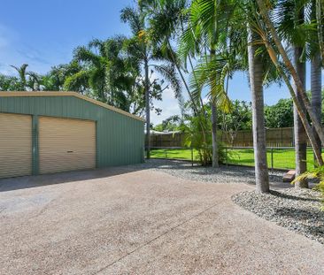 LARGE FAMILY HOME IN SOUGHT AFTER LOCATION! - Photo 2