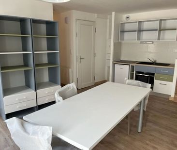 Location Appartement 3 pièces 48m² - Photo 3