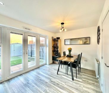 3 bedroom end of terrace house to rent - Photo 1