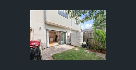 Stylish & Sophisticated Living in the Heart of Keysborough - Photo 5