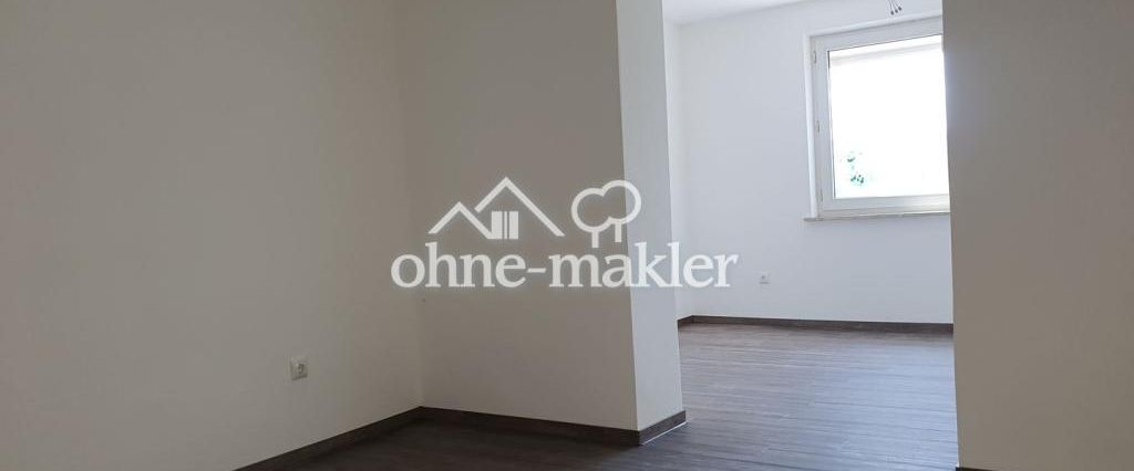 Sofort frei! Kernsanierte moderne 2-Zimmer-Nichtraucherwohnung mit Einbauküche - Foto 1