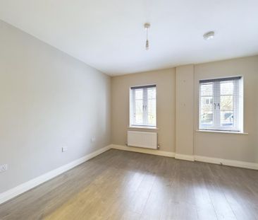 2 bedroom ground floor flat to rent - Photo 4