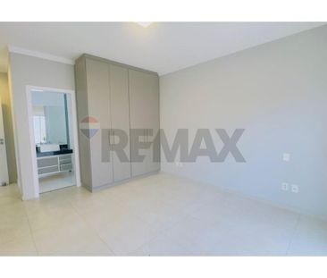 CASA ASOBRADA ESPACOSA COM 4 SUITES, SENDO 1 NO TERREO, ESCRITORIO,... - Photo 2