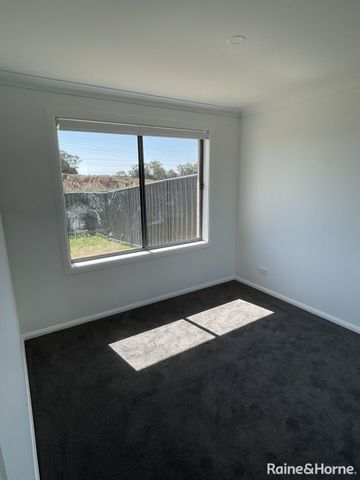 2/30 Rodgers Road, West Tamworth, NSW 2340 - Photo 2