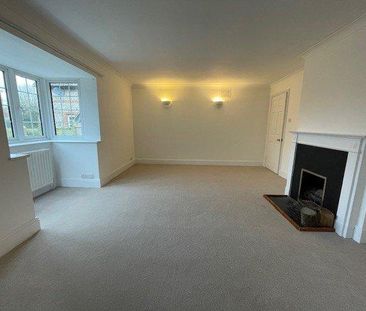 4 bedroom detached house to rent - Photo 2