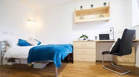 Silver Ensuite - Photo 5