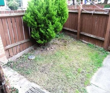 Empire Wharf Road, London, E14 - Photo 5