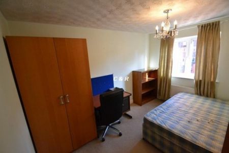 3 bedroom terraced house to rent - Photo 2