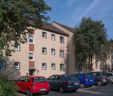 Beliebtes Erdgeschoss: 3-Zimmer-Wohnung mit sonnigem Balkon und Grü... - Foto 1