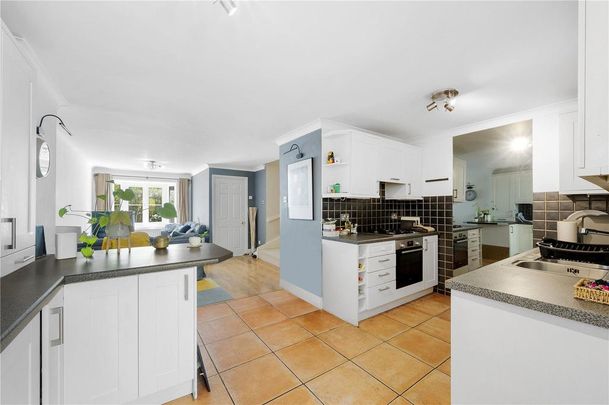 3 bedroom terraced house to rent - Photo 1