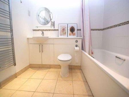 High Street, Slough, SL1 - Photo 5