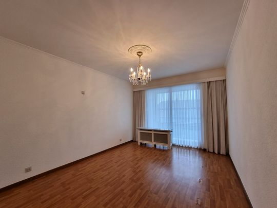 Ruim 2-slaapkamer appartement in hartje Ninove - Photo 1